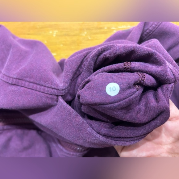 Lululemon Women’s full zipp Hoodie / Size 10 / Purple - Picture 12 of 13